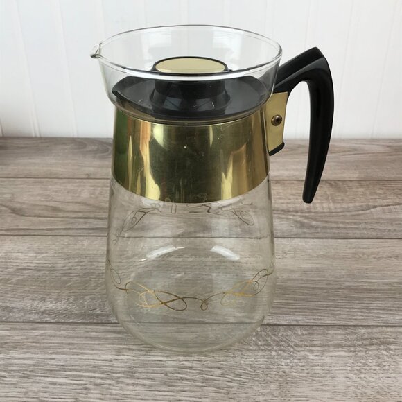Vintage Pyrex Glass Coffee Carafe with Mid-Century Modern Gold Scroll Pattern - Picture 3 of 10